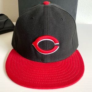 Cincinnati Reds Fitted Hat - Black and Red 7 1/2 MLB Cap
